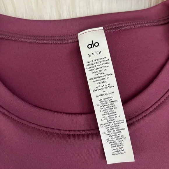 Alo Crop Finesse Short Sleeve - Picture 2 of 5